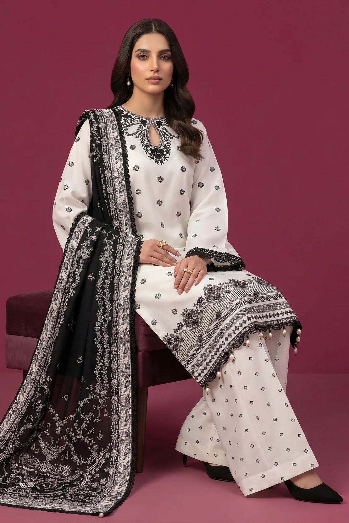 Embroidered - 3 Pc Lawn Suit - Image 4