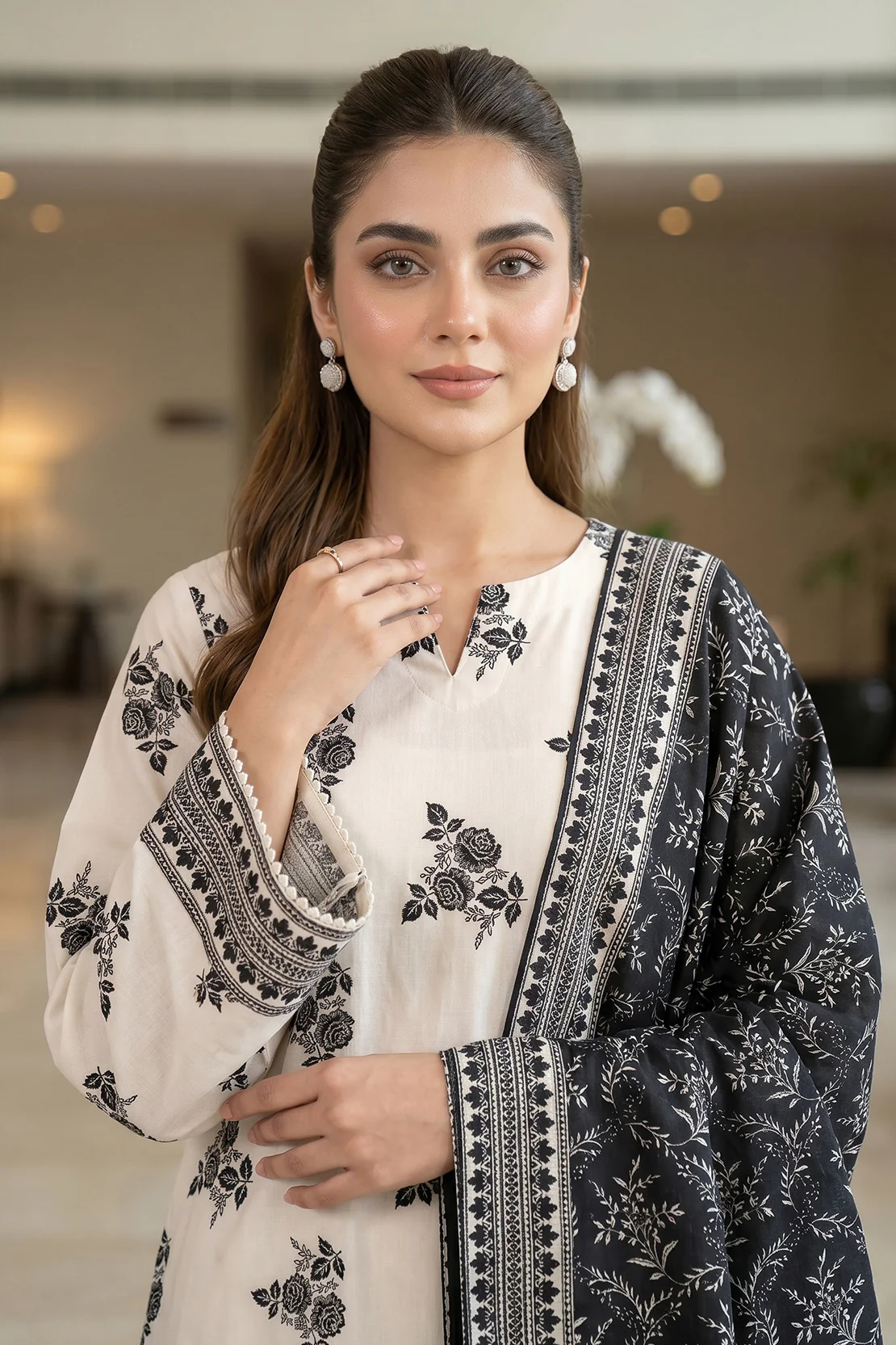 Printed - 3 Pc Lawn Suit - Image 2