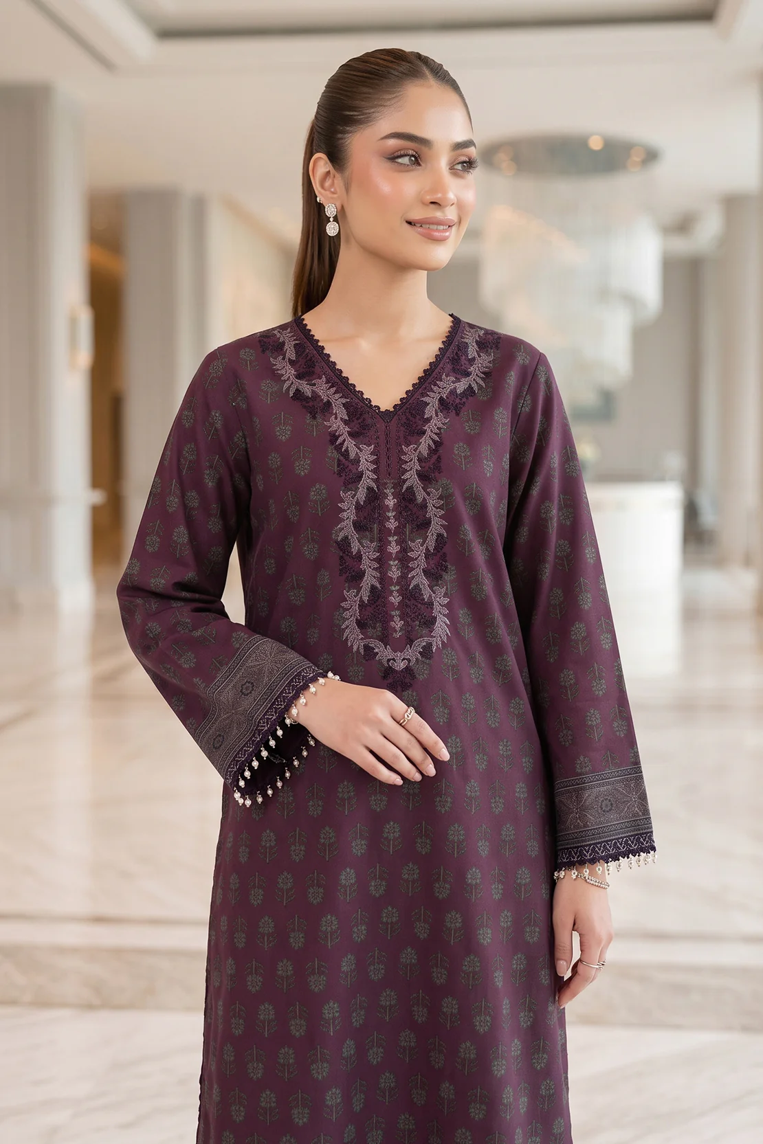 Embroidered - 2 Pc Lawn Suit - Image 3