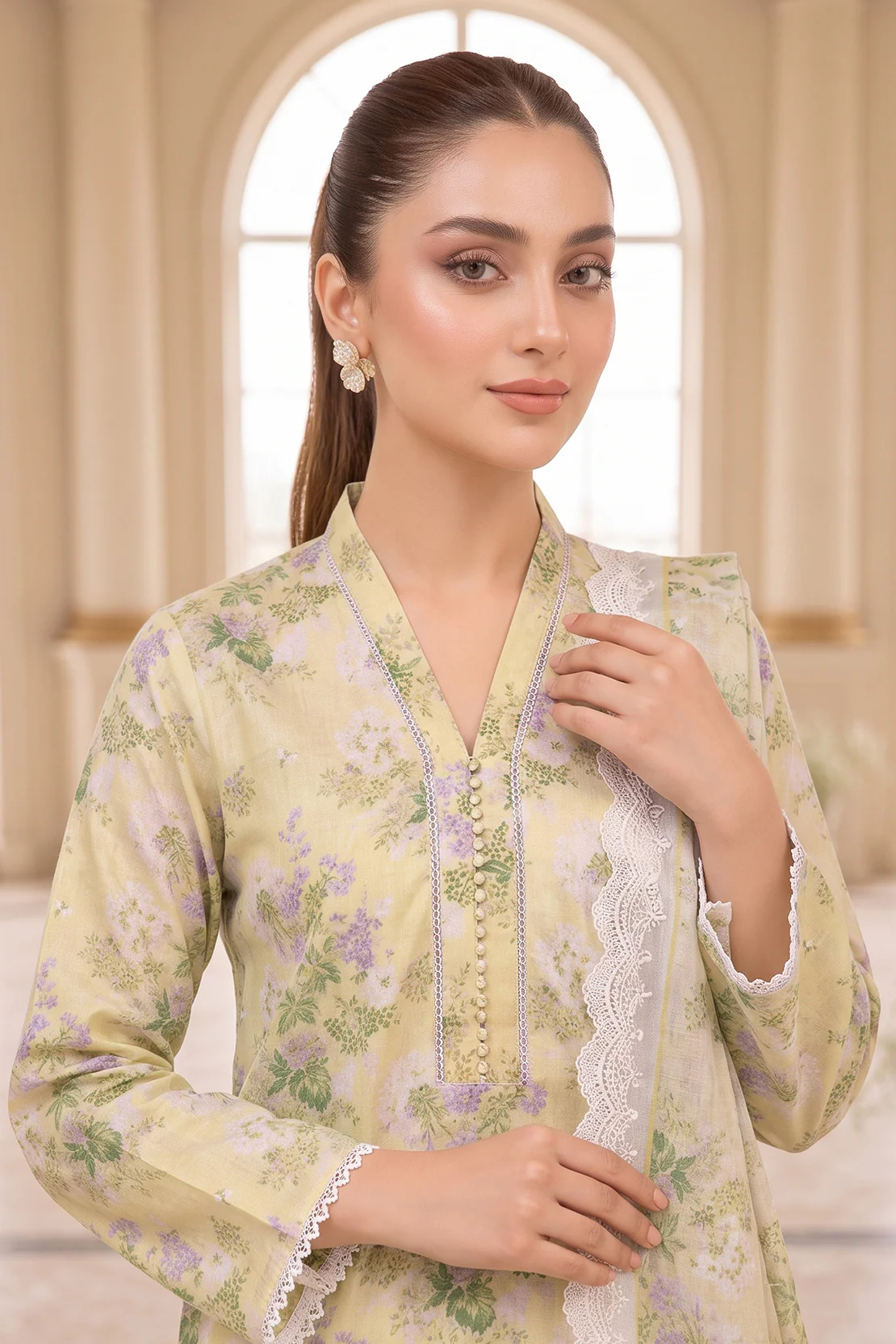 Embroidered - 3 Pc Lawn Suit - Image 3