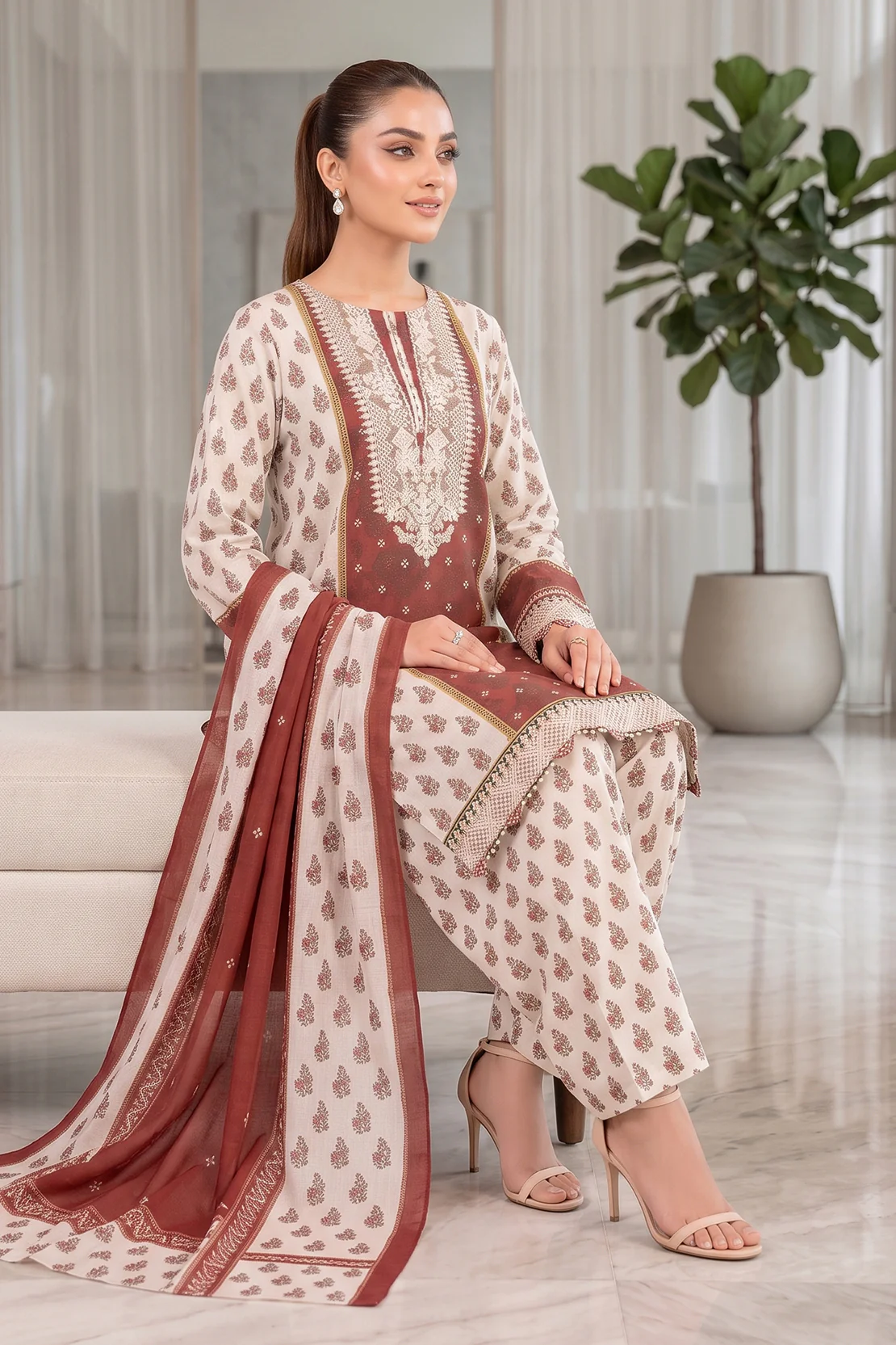Embroidered - 3 Pc Lawn Suit - Image 2