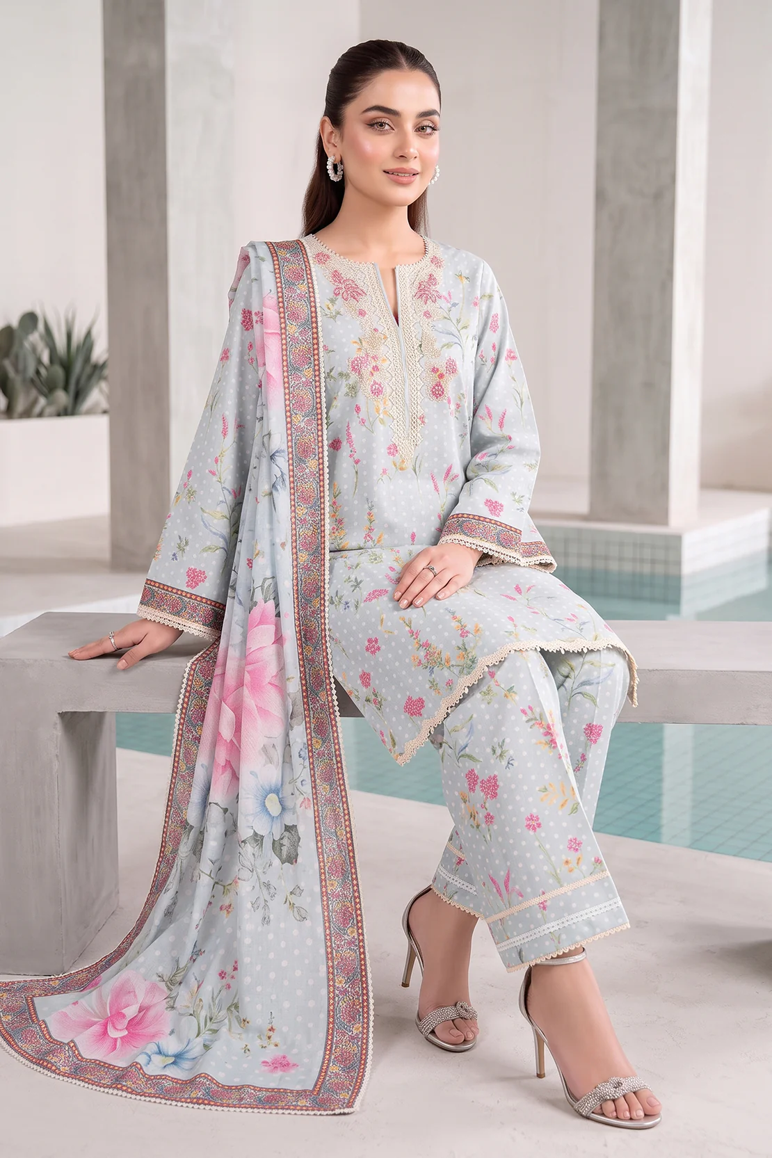 Embroidered - 3 Pc Lawn Suit - Image 2
