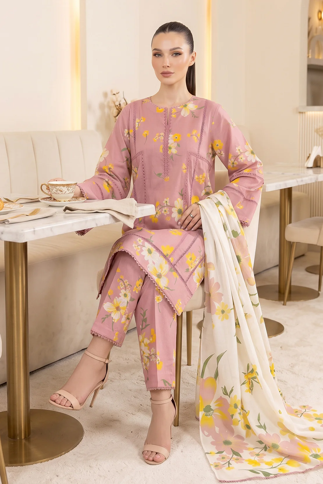 Printed - 3 Pc Lawn Suit - Image 2