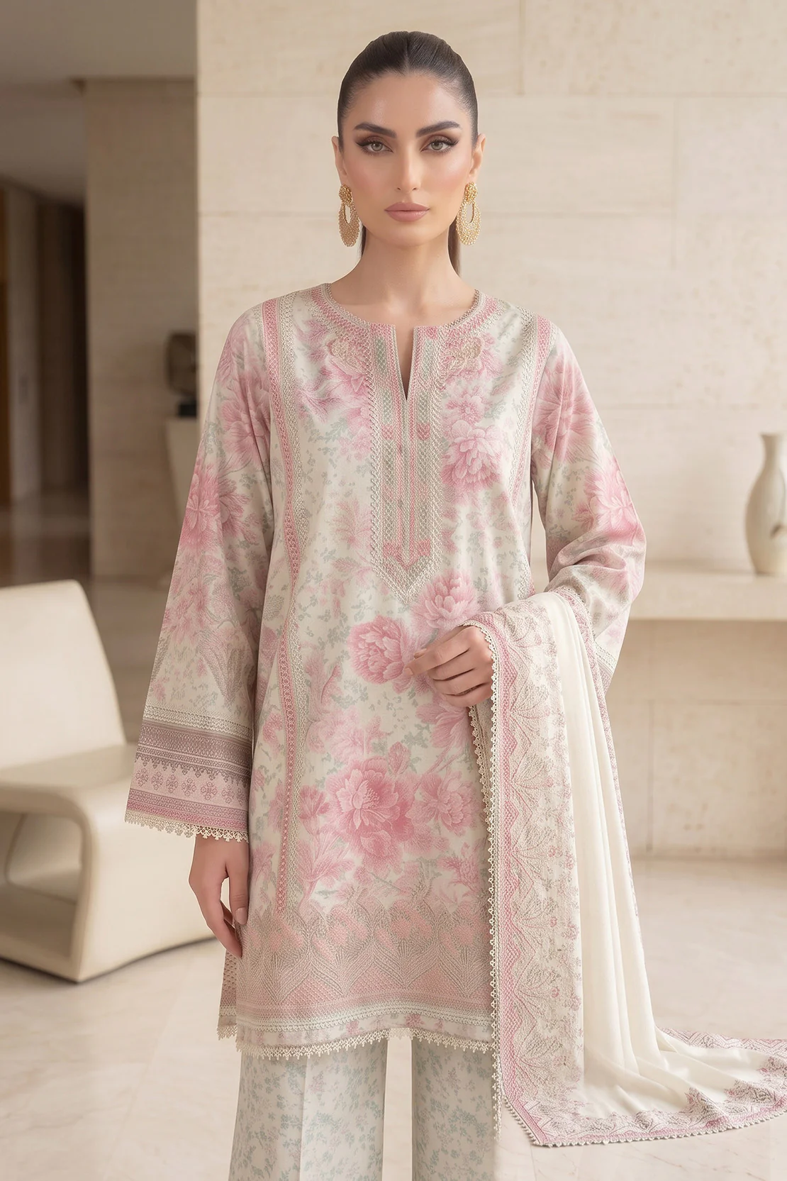 Embroidered - 3 Pc Lawn Suit - Image 3