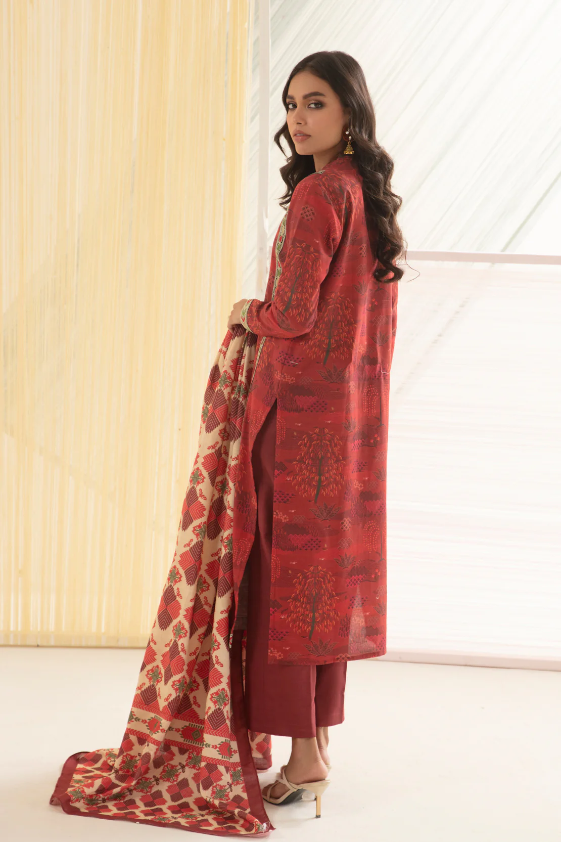 2 PC DIGITAL PRINT KHADDAR SHIRT & KHADDAR DUPPATA WITH  EMBROIDERY - Image 5