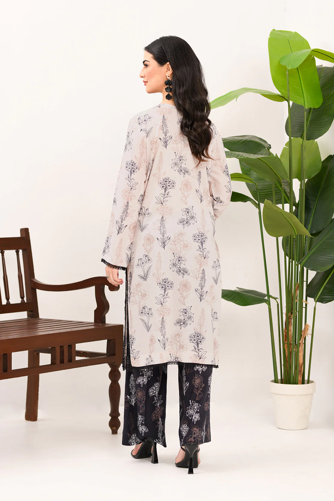 Embroidered - 2 Pc Linen Suit - Image 2