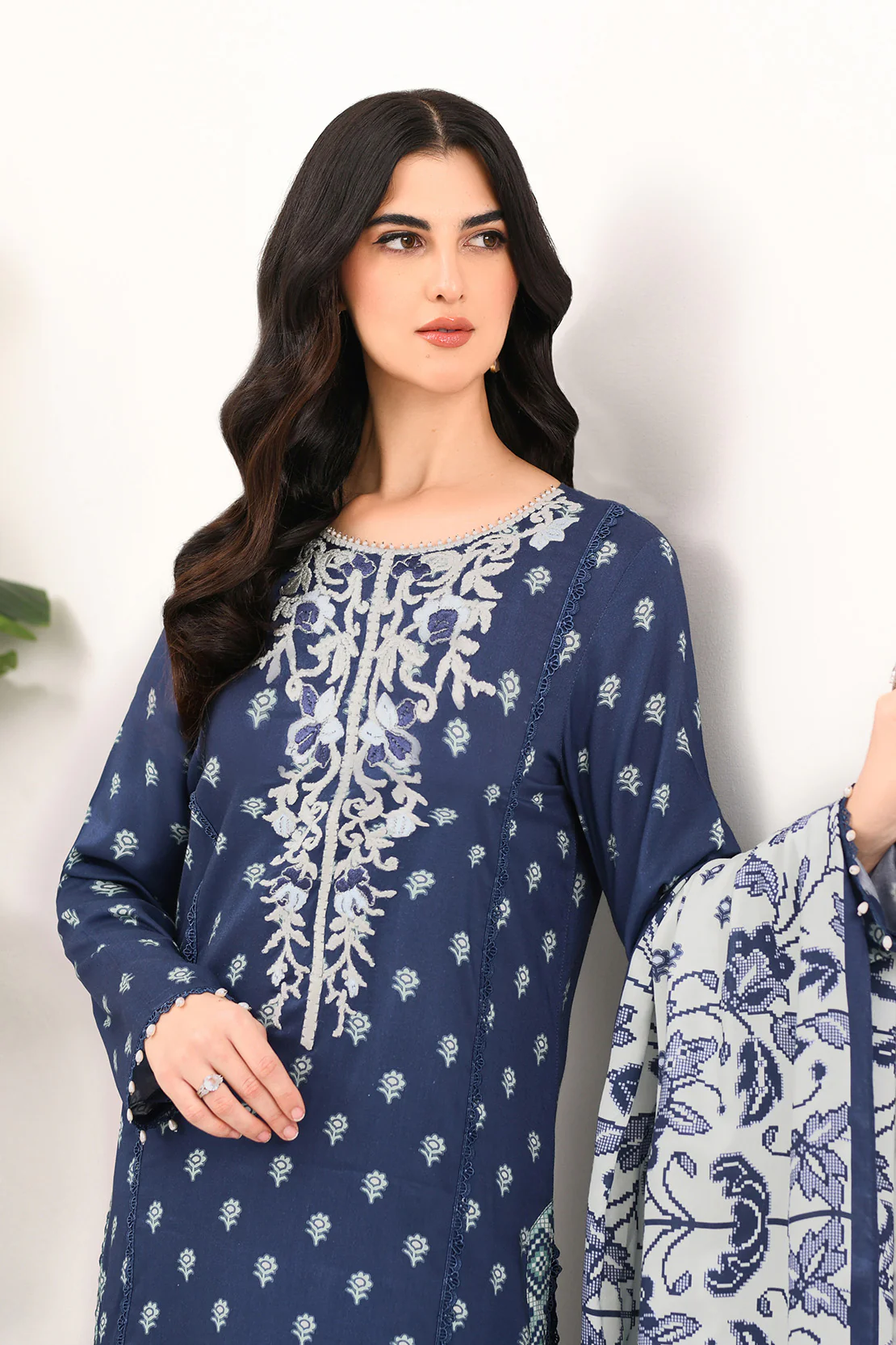 Embroidered - 3 Pc Linen Suit - Image 5