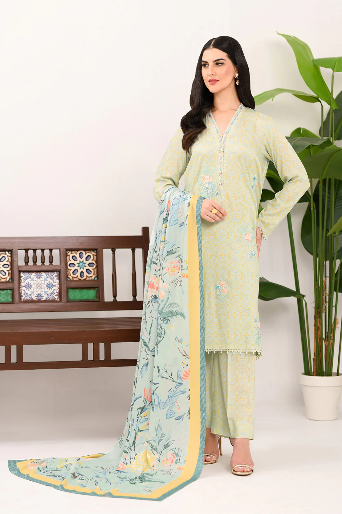 Embroidered - 3 Pc Linen Suit - Image 5