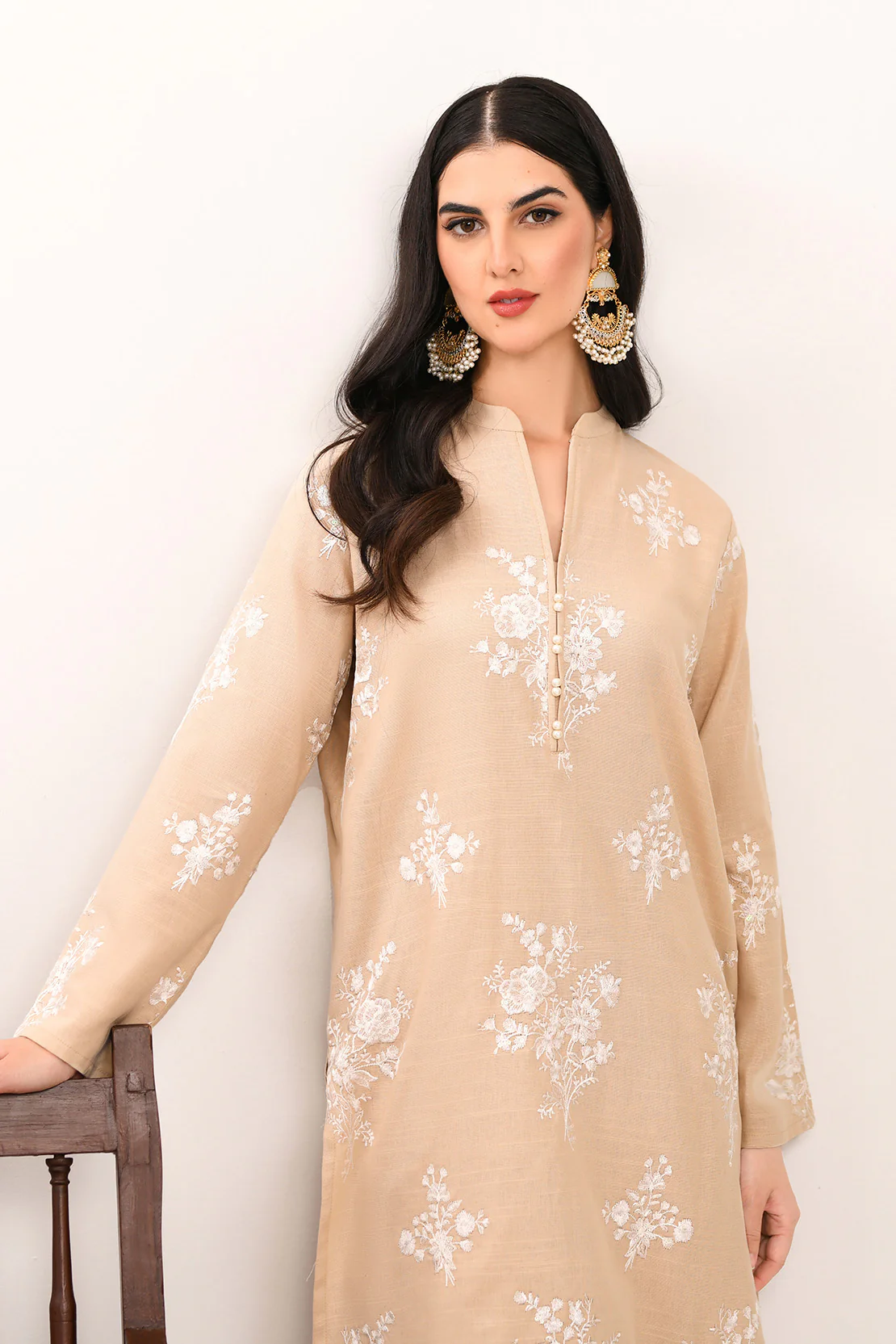 Embroidered - 2 Pc Khaddar Suit (Stitched) - Image 4