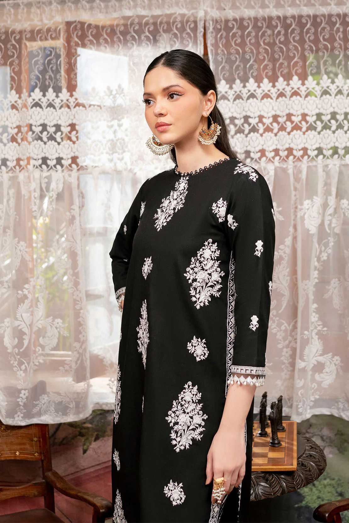 Embroidered - 2 Pc Khaddar Suit - Image 2