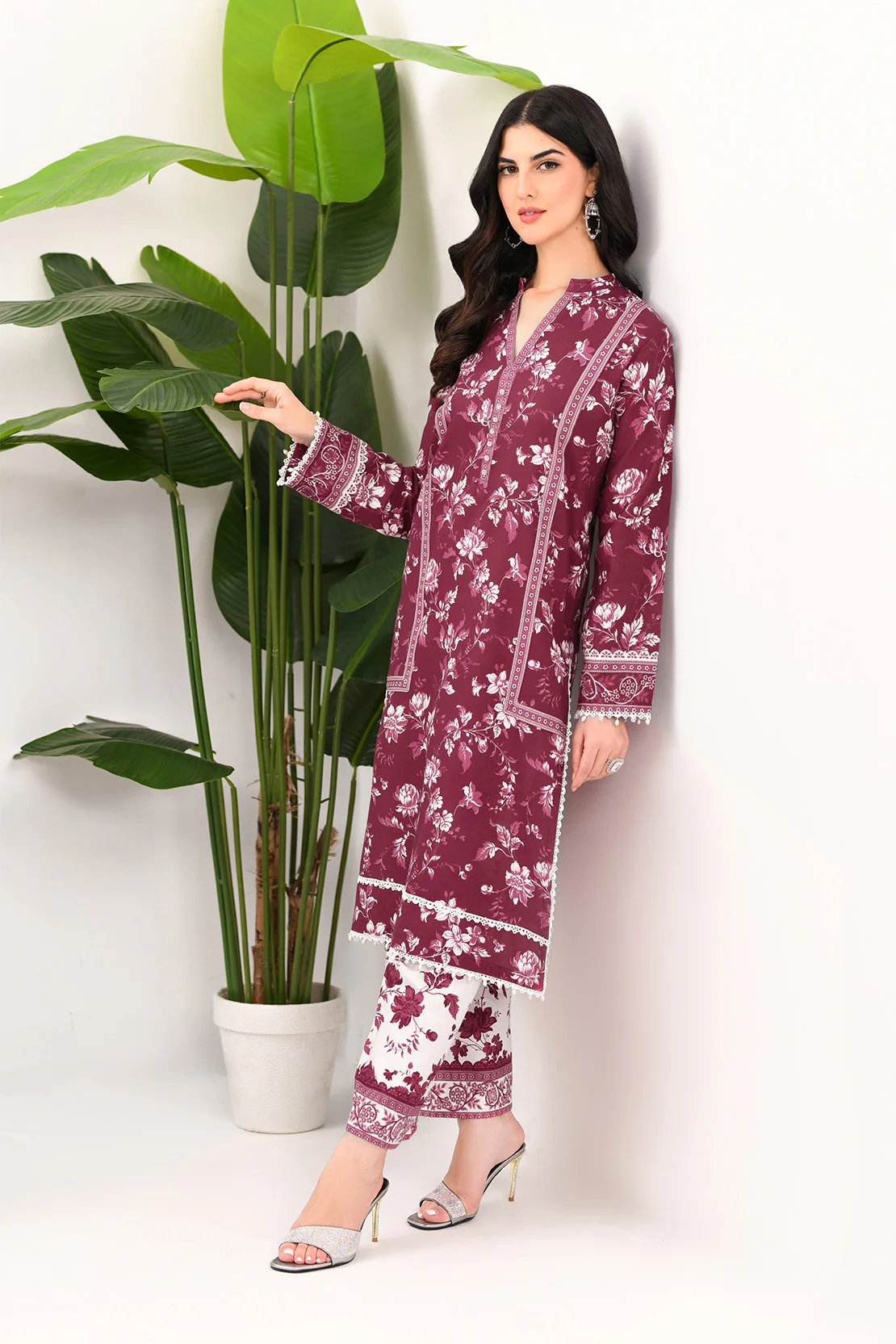 Printed - 2 Pc Khaddar Suit - Image 3