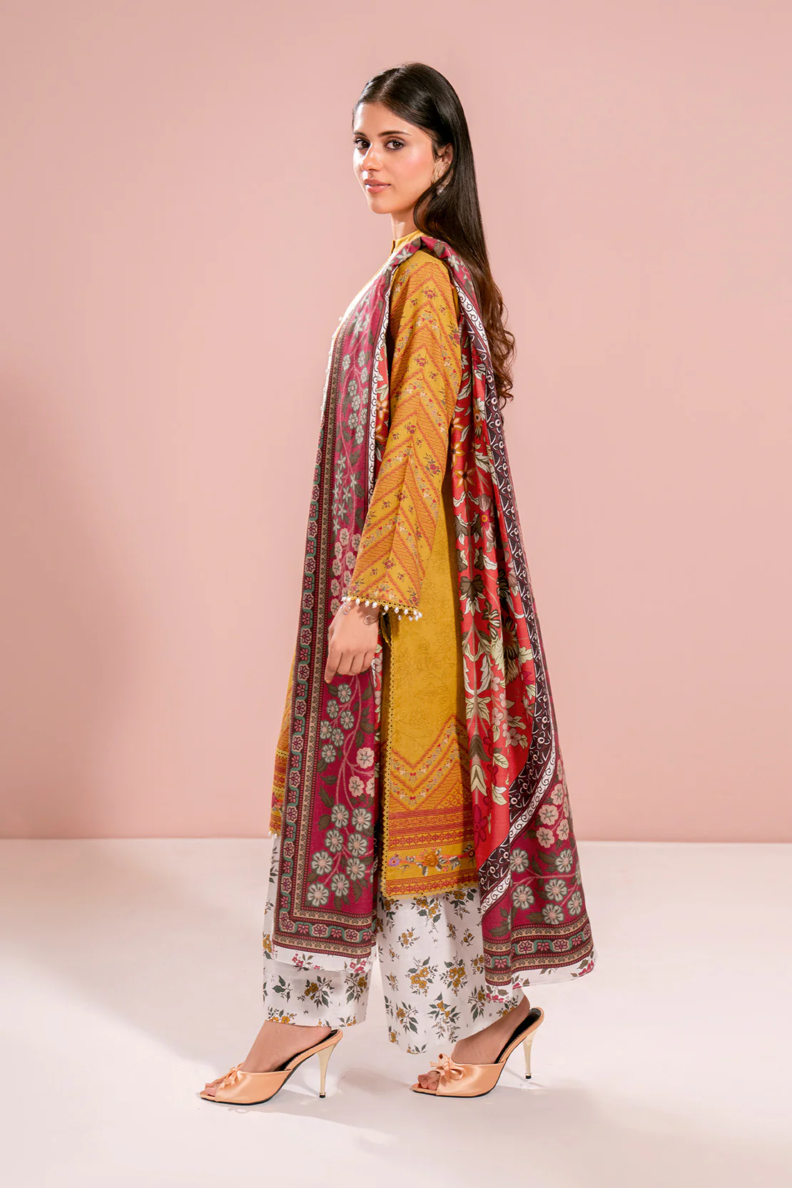 Embroidered - 3 Pc Khaddar Suit - Image 4