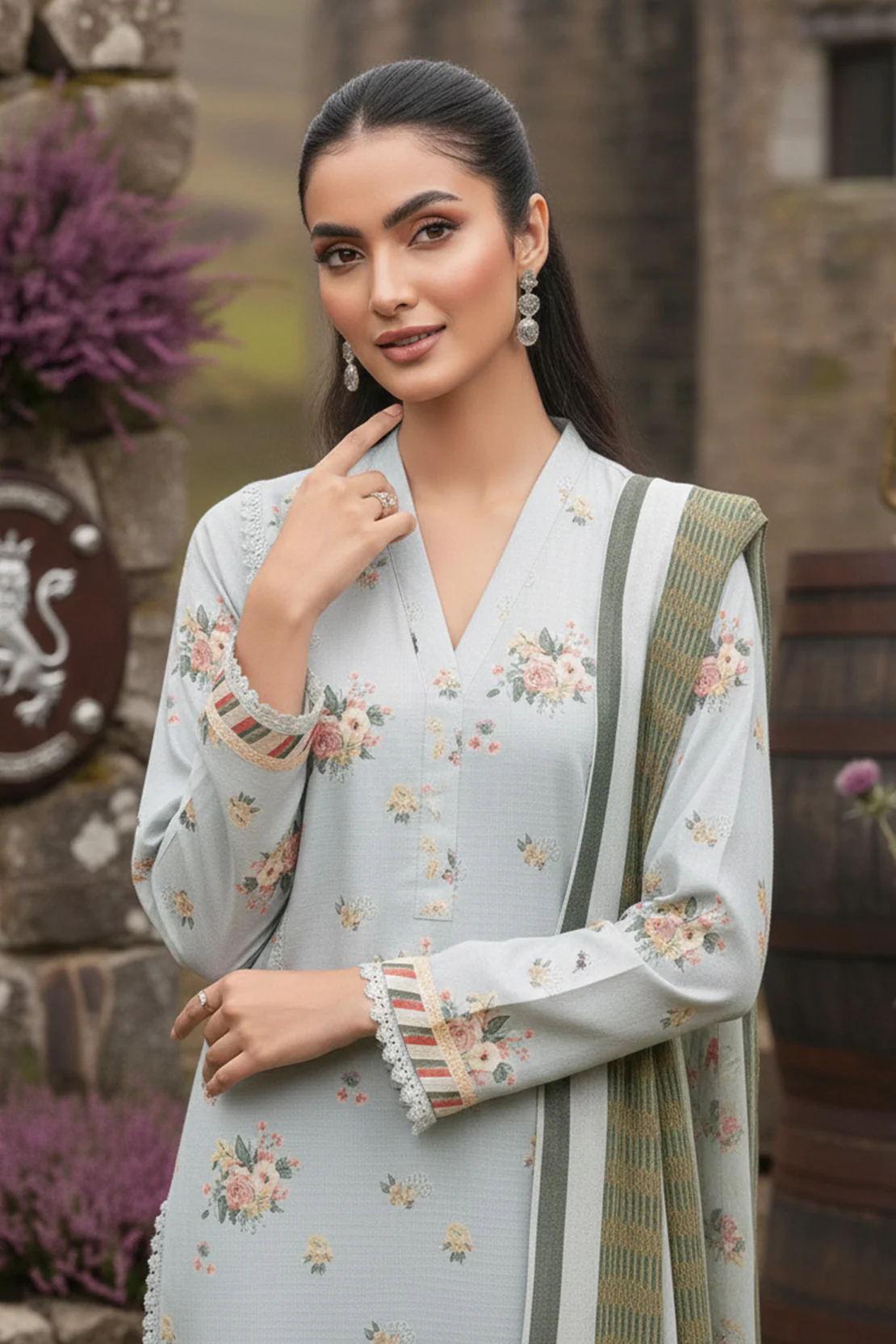 Printed - 3 Pc Khaddar Suit - Image 4