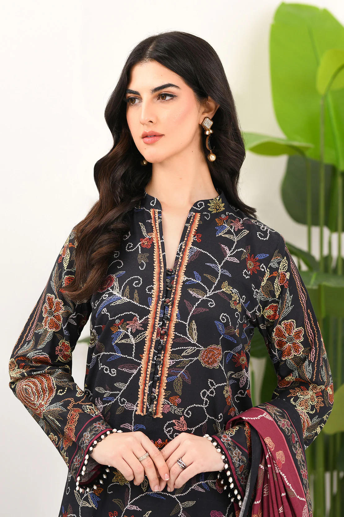 Printed - 3 Pc Khaddar Suit - Image 3