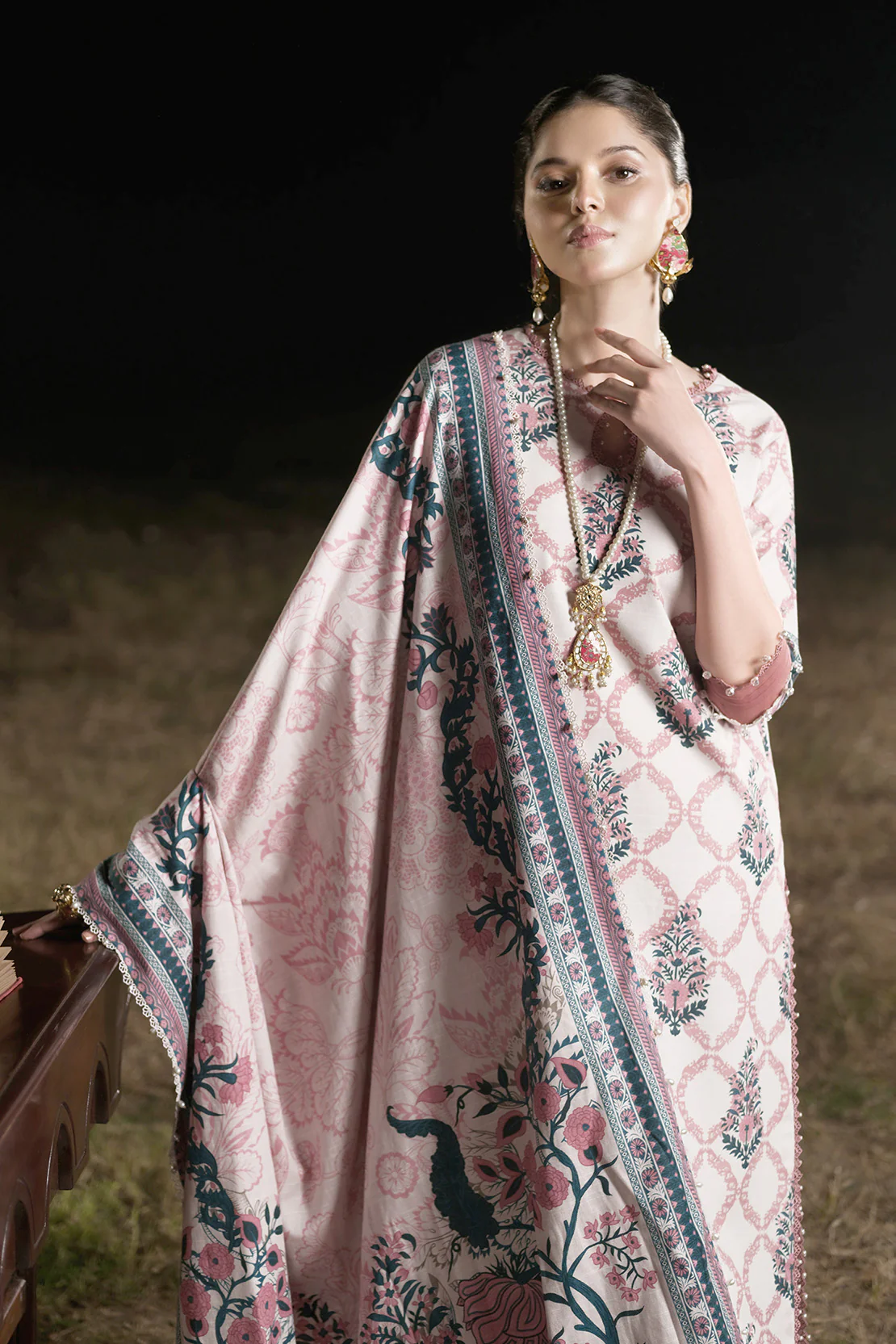 Printed - 3 Pc Khaddar Suit - Image 4