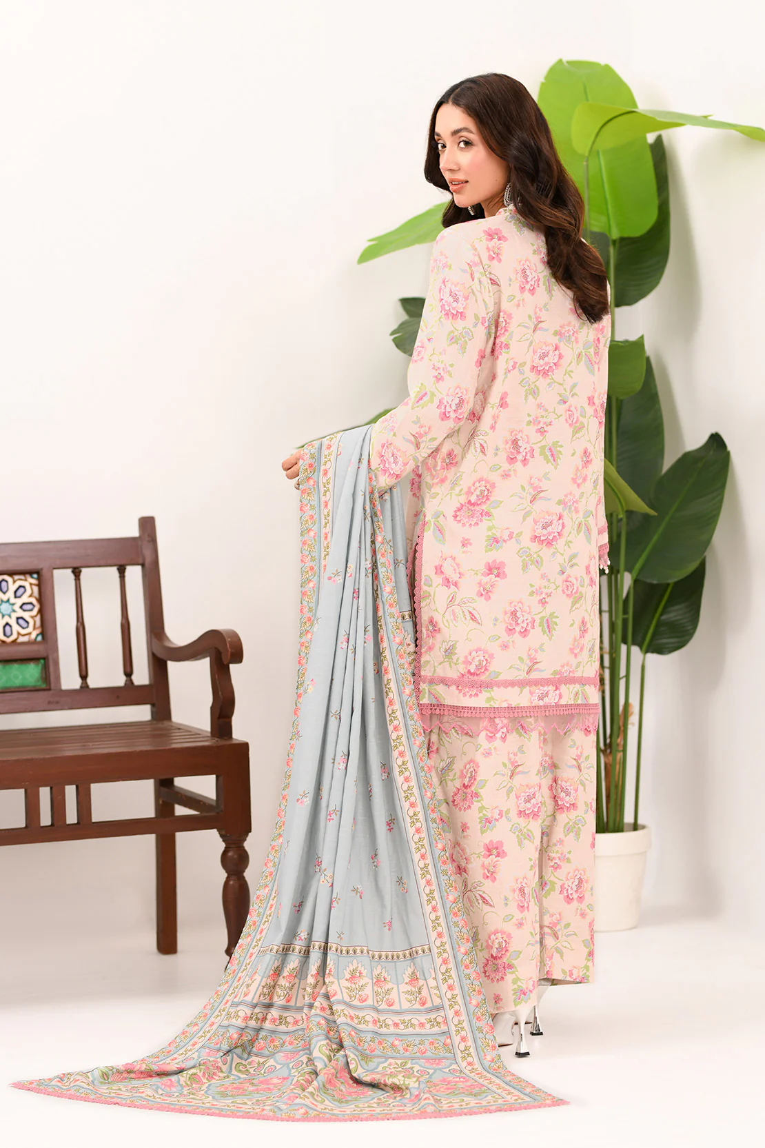 Printed - 3 Pc Khaddar Suit - Image 2