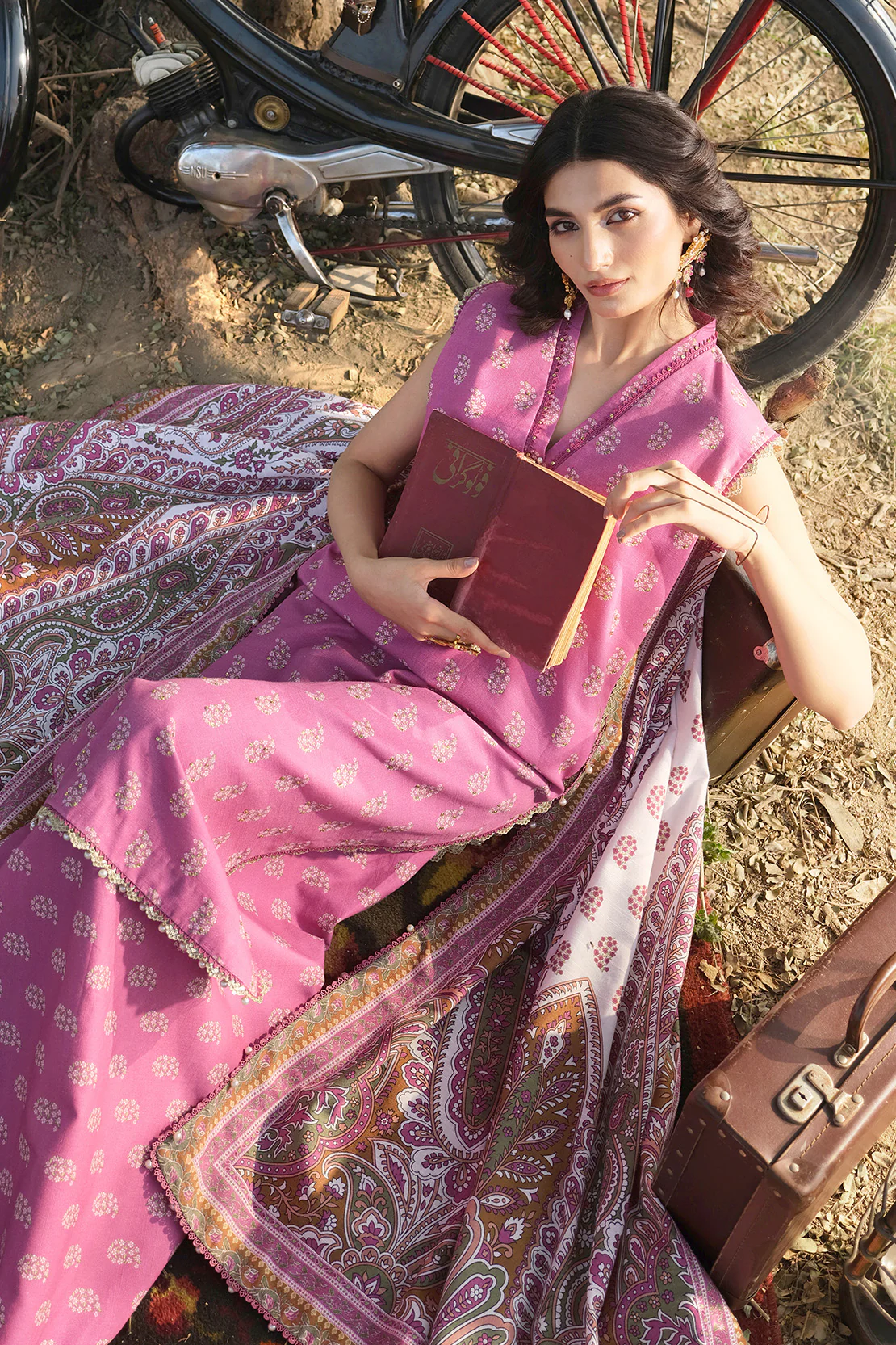 Printed - 3 Pc Khaddar Suit - Image 3