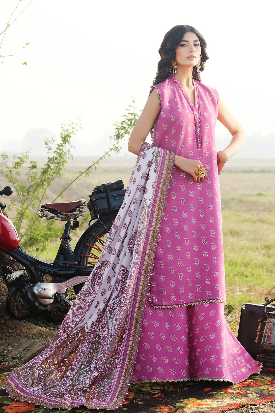 Printed - 3 Pc Khaddar Suit - Image 4