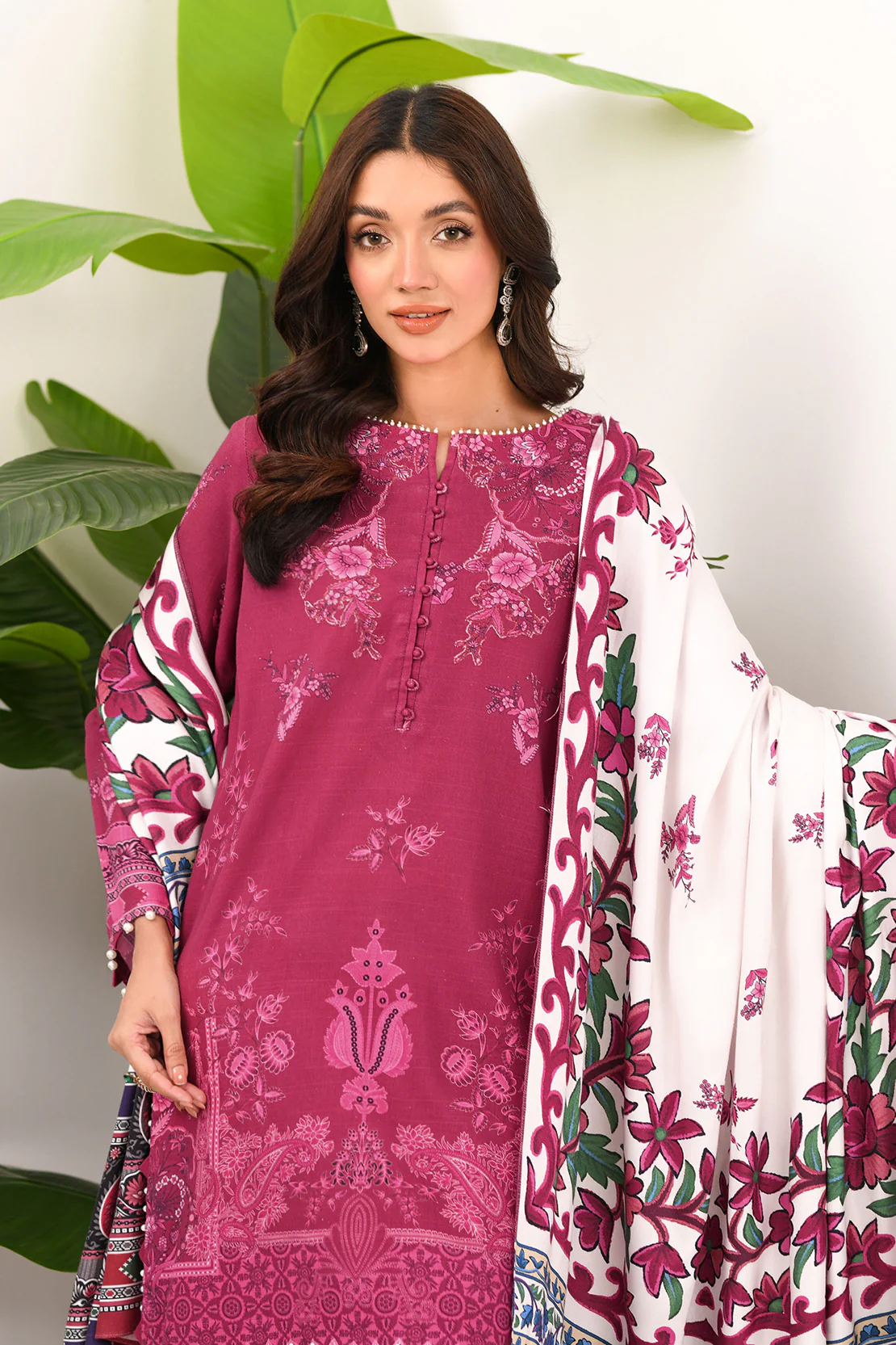 Printed - 3 Pc Khaddar Suit - Image 5