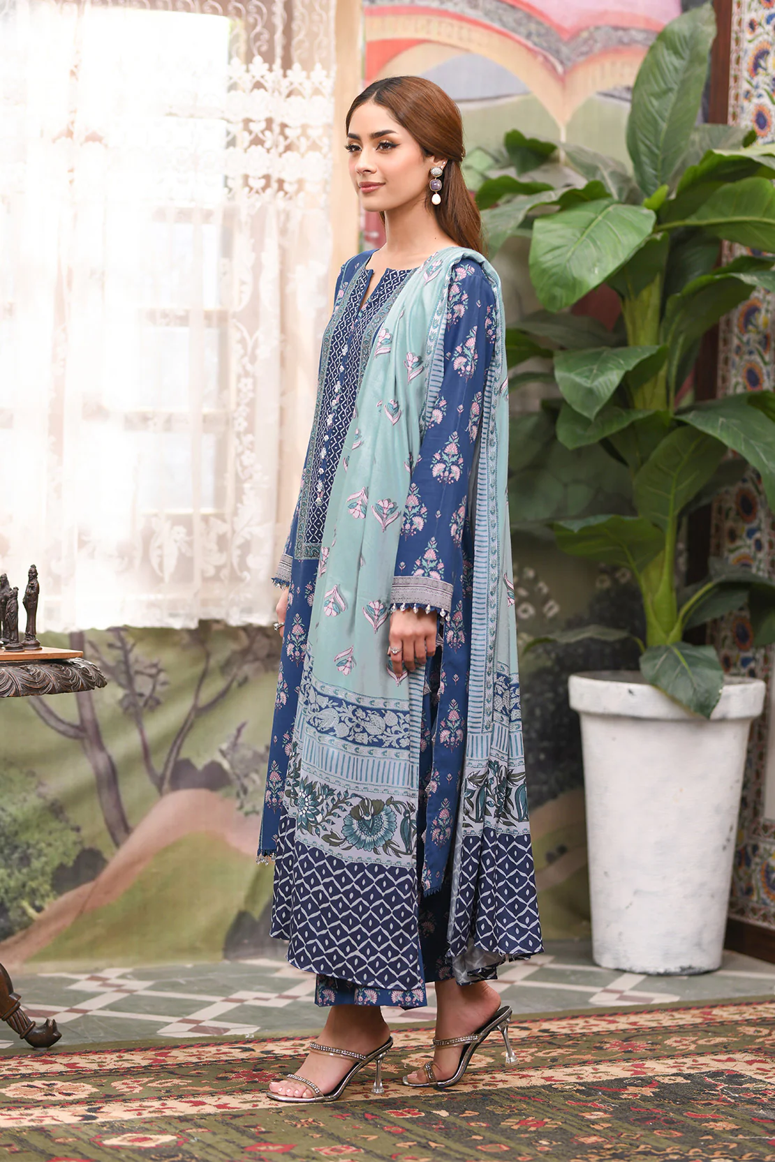 Printed - 3 Pc Khaddar Suit - Image 6
