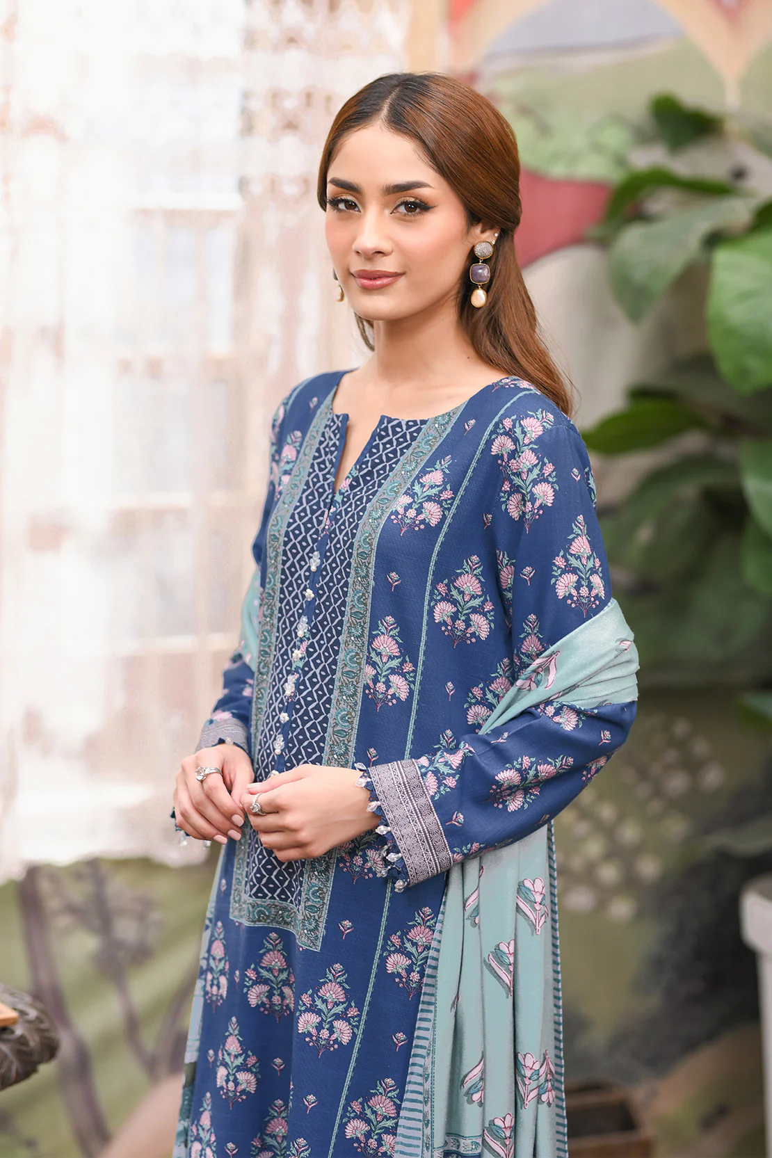 Printed - 3 Pc Khaddar Suit - Image 8