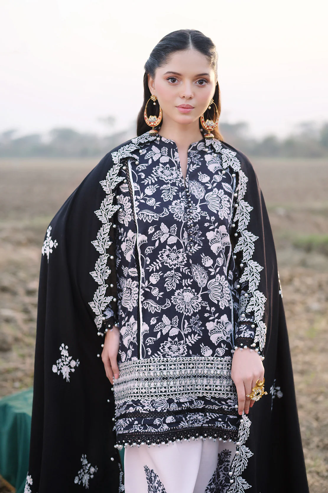 Embroidered - 3 Pc Khaddar Suit - Image 3
