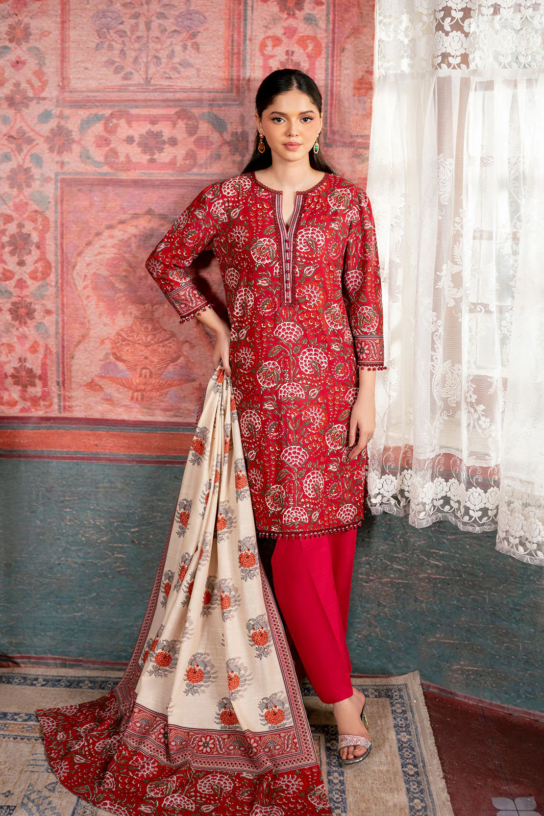 Printed - 2 Pc Khaddar Suit - Image 3