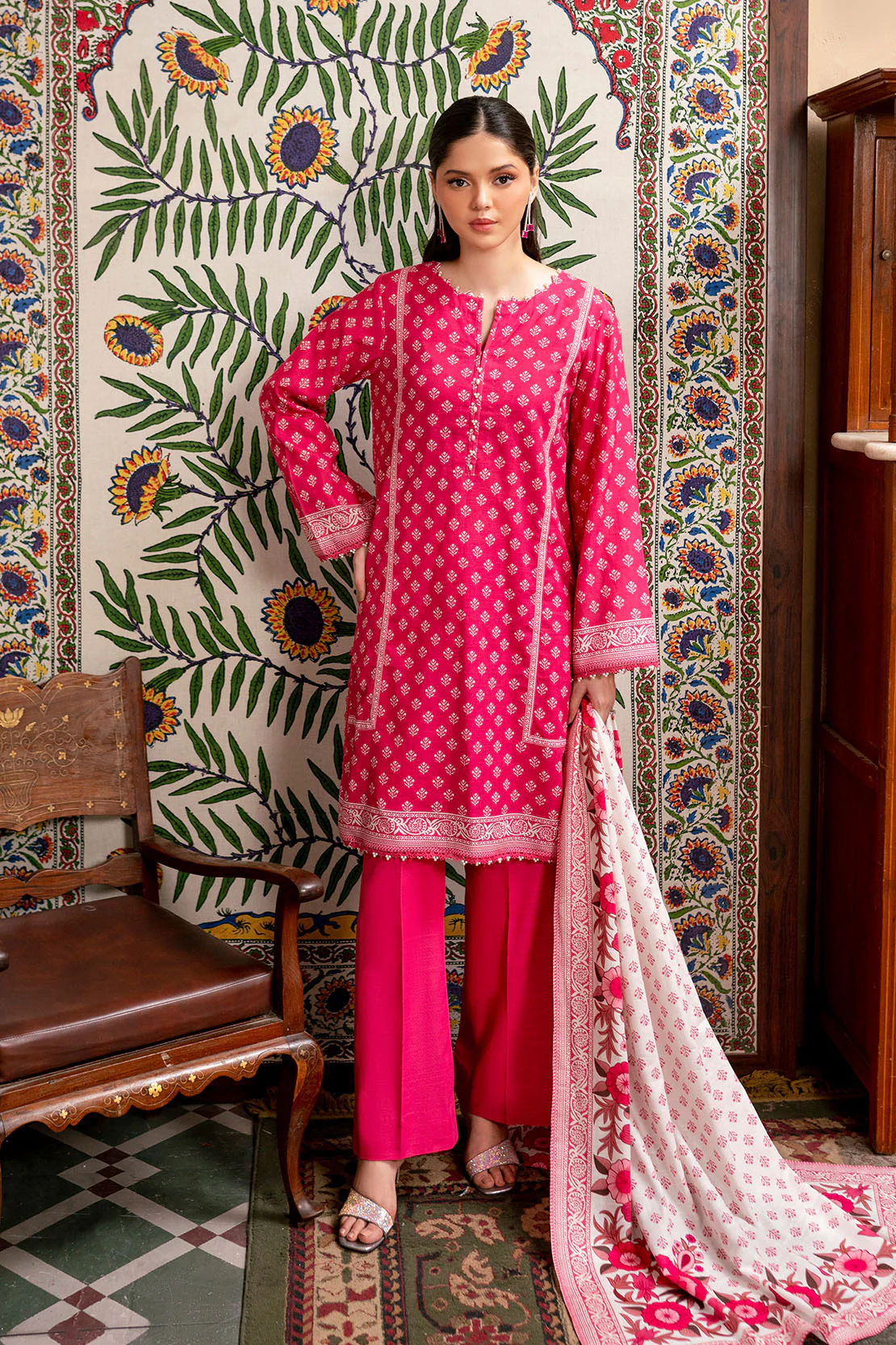Printed - 3 Pc Khaddar Suit - Image 3