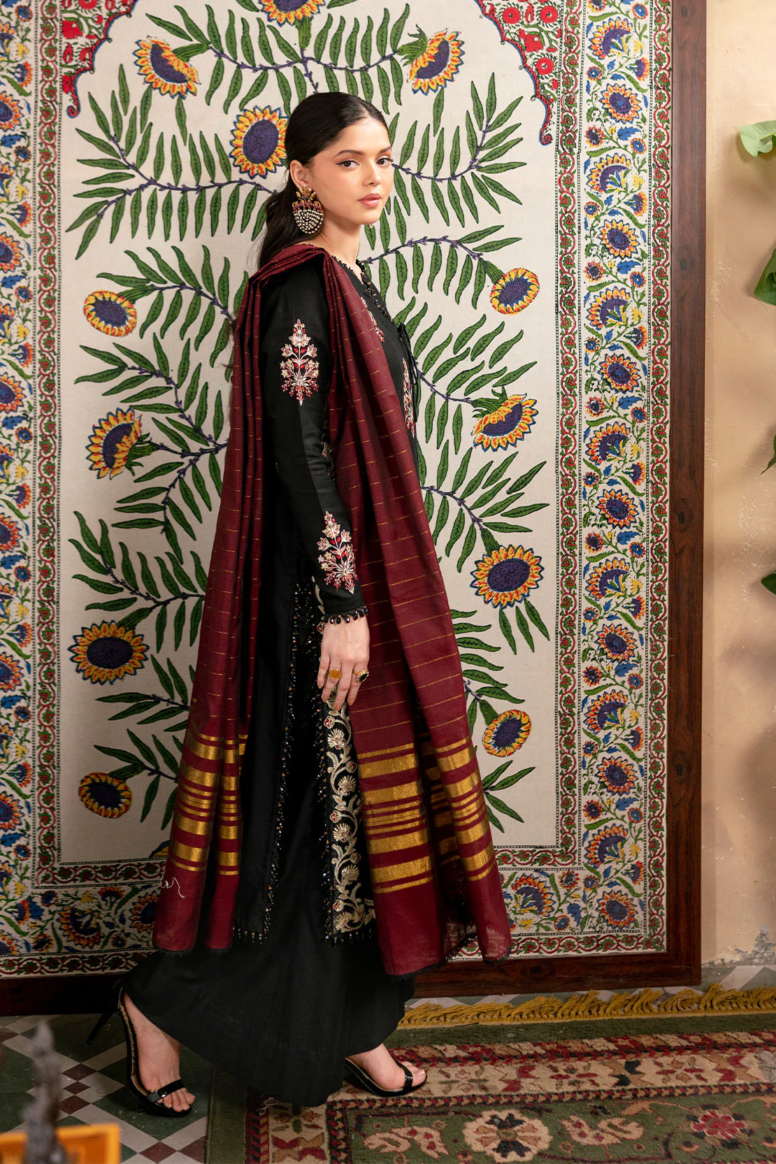 Embroidered - 3 Pc Khaddar Suit - Image 3