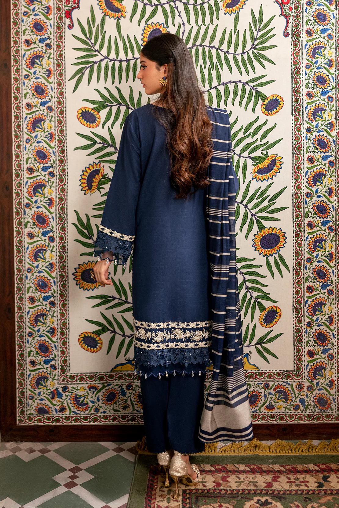 Embroidered - 3 Pc Khaddar Suit - Image 5