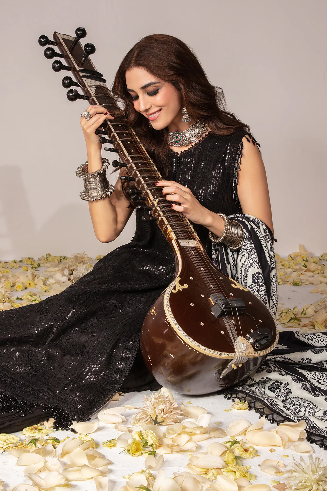 Premium - 3 Pc Khaddar Suit - Image 6