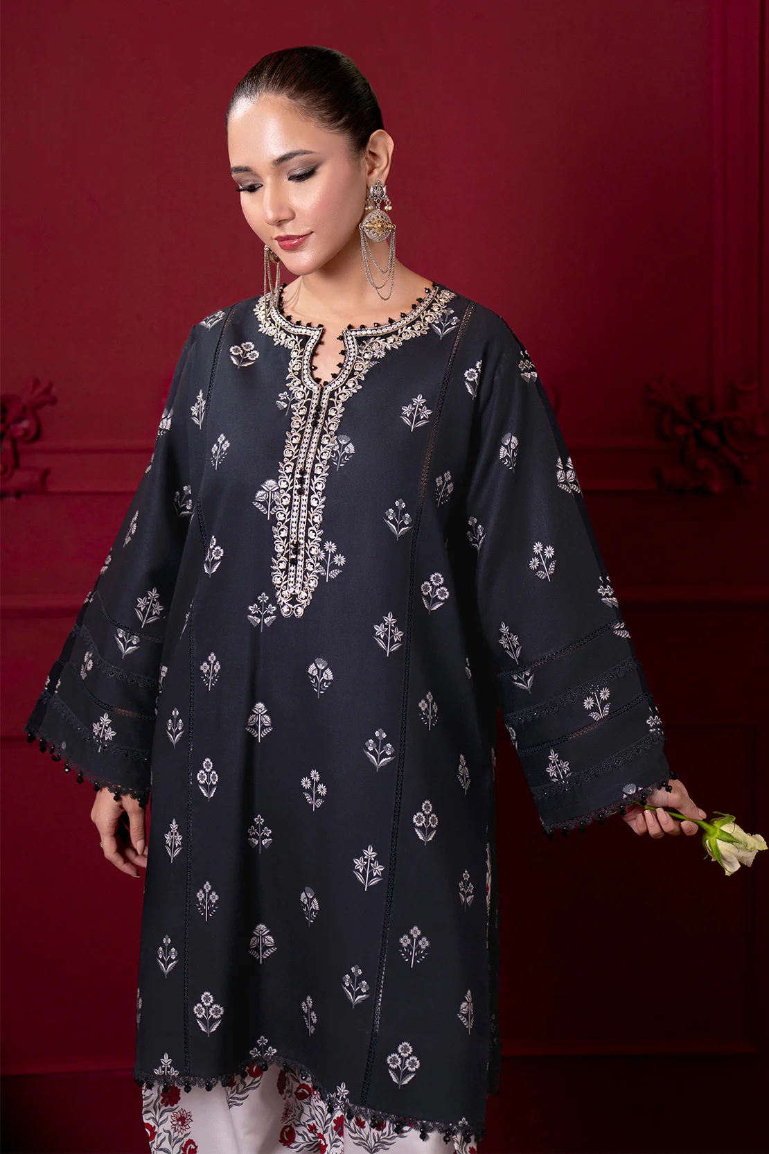 Embroidered - 2 Pc Linen Suit - Image 3
