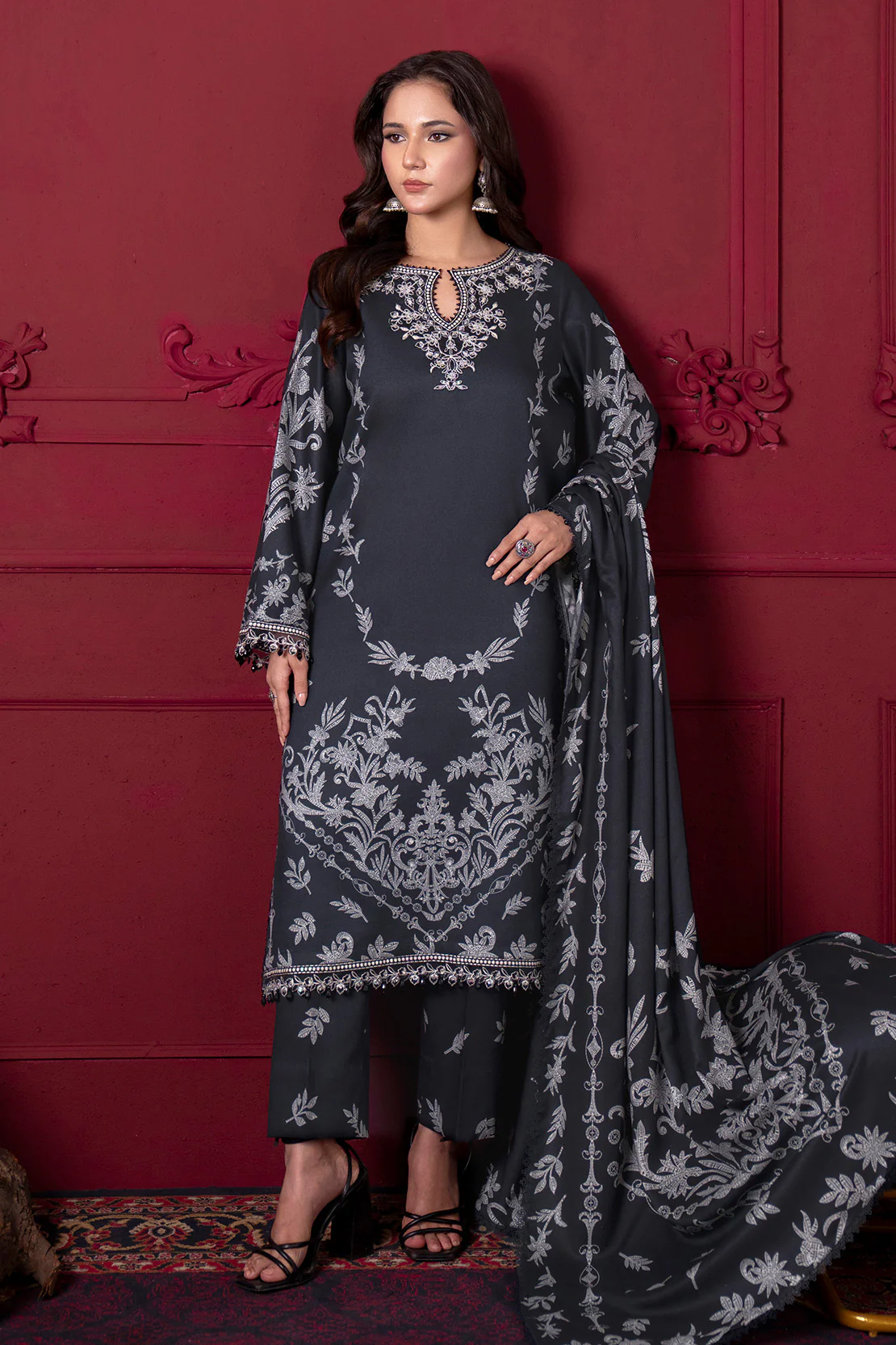 Embroidered - 3 Pc Linen Suit (RTW) - Image 3