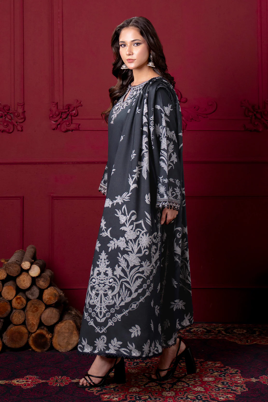 Embroidered - 3 Pc Linen Suit (RTW) - Image 8