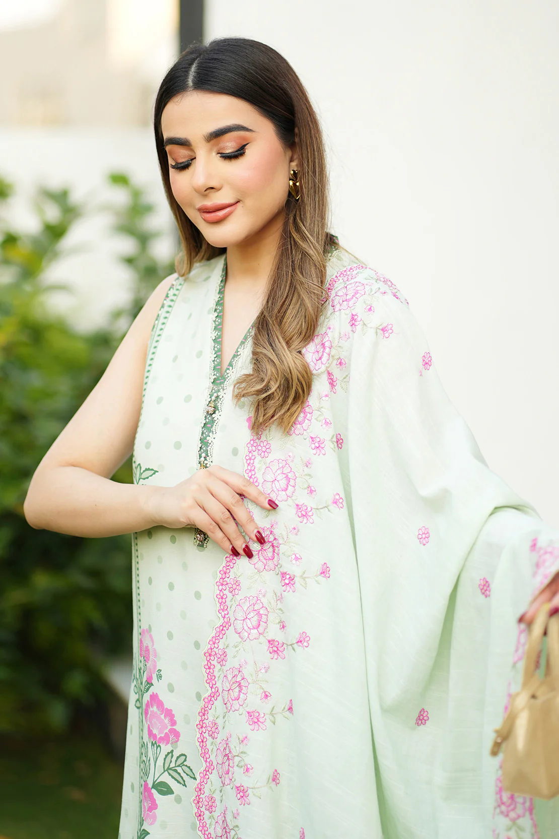 3 Pc Karandi Suit - Embroidered Shawl - Image 7