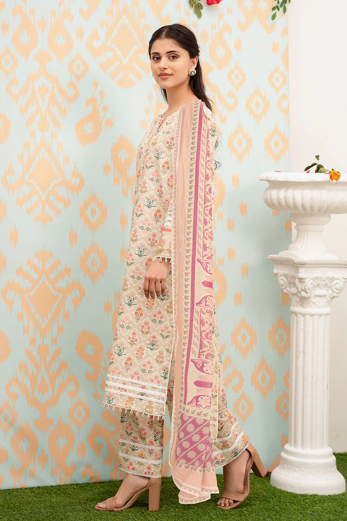 Printed - 3 Pc Lawn Suit - Image 2
