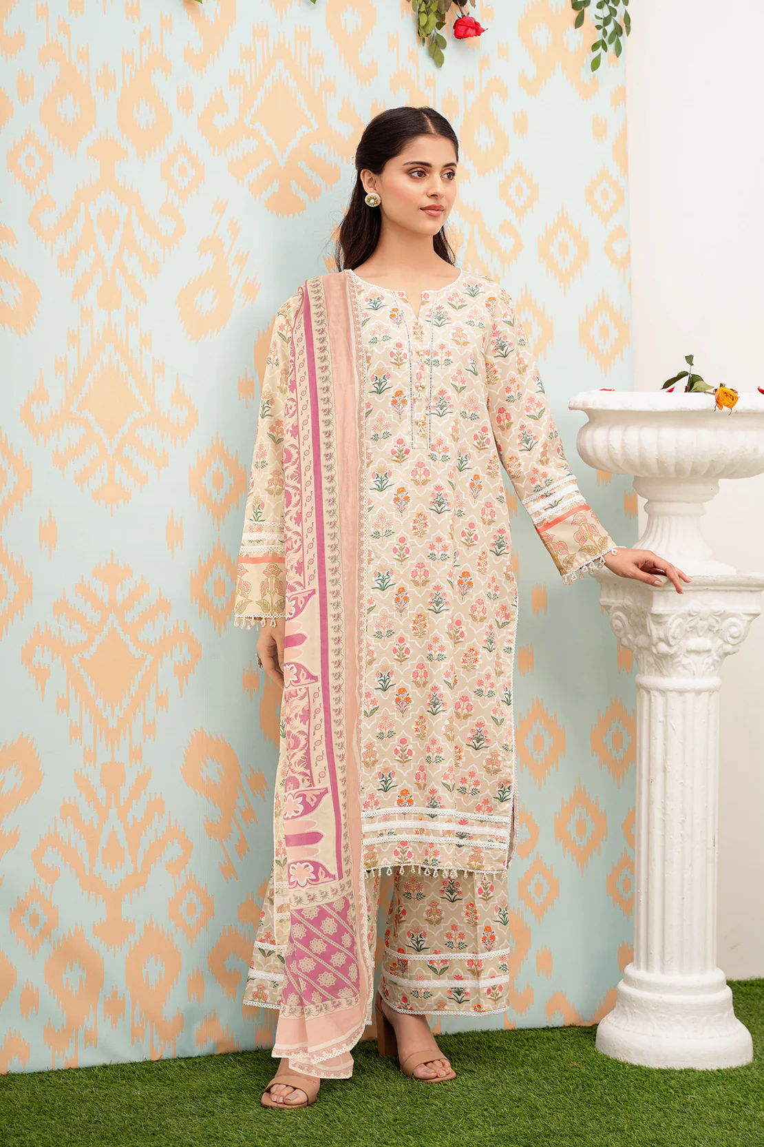 Printed - 3 Pc Lawn Suit - Image 3