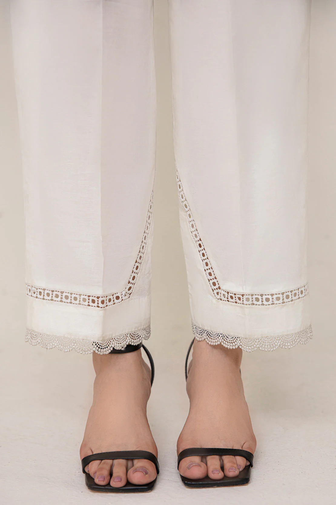 KHADDAR STRAIGHT TROUSER