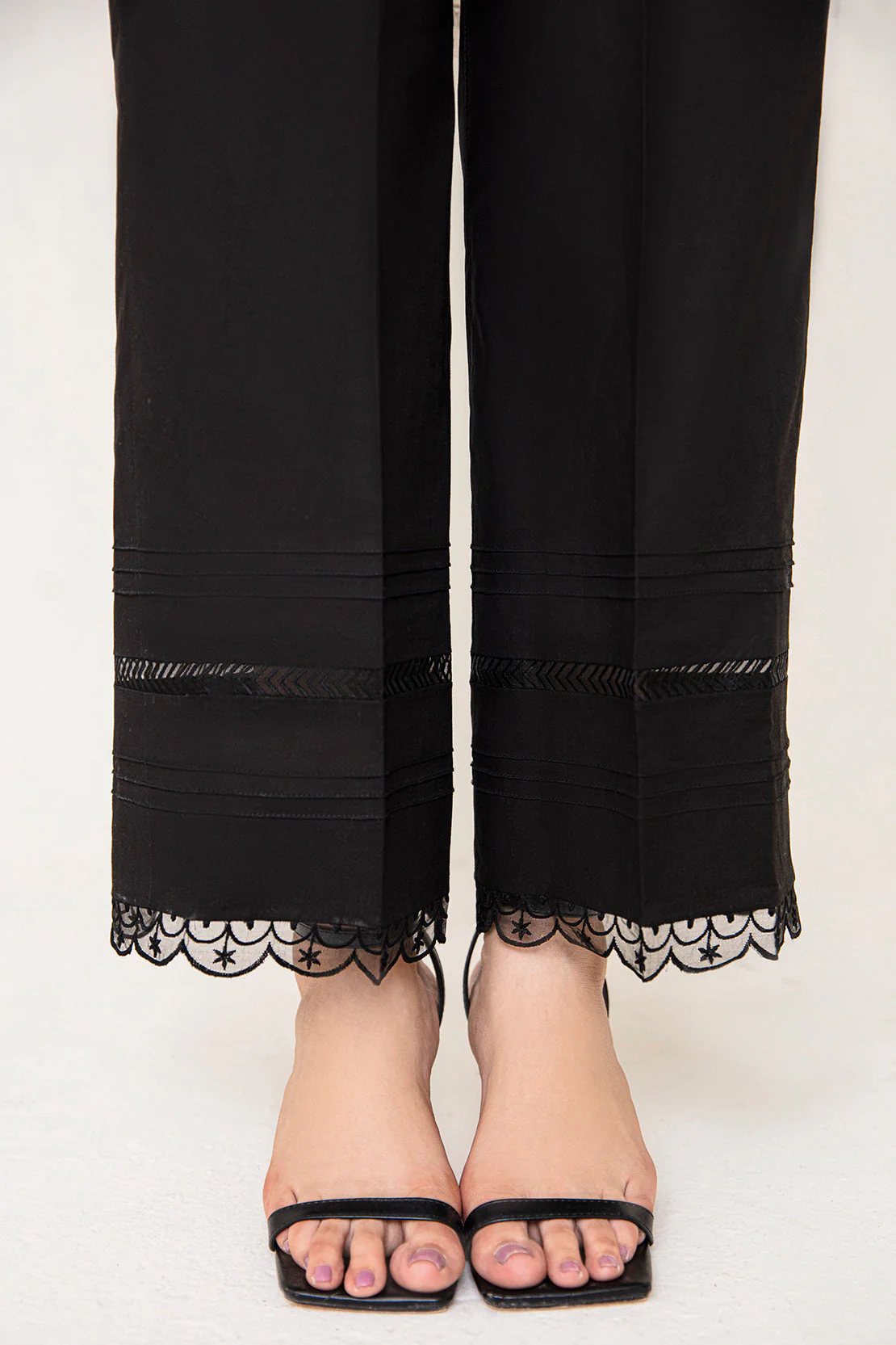 KHADDAR STRAIGHT TROUSER