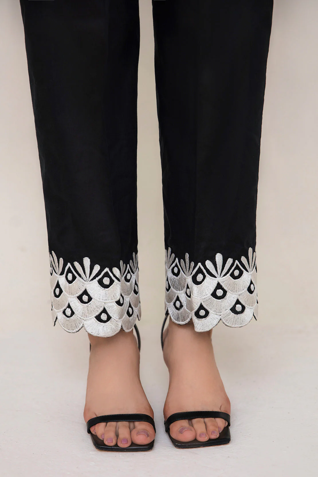 KHADDAR STRAIGHT TROUSER