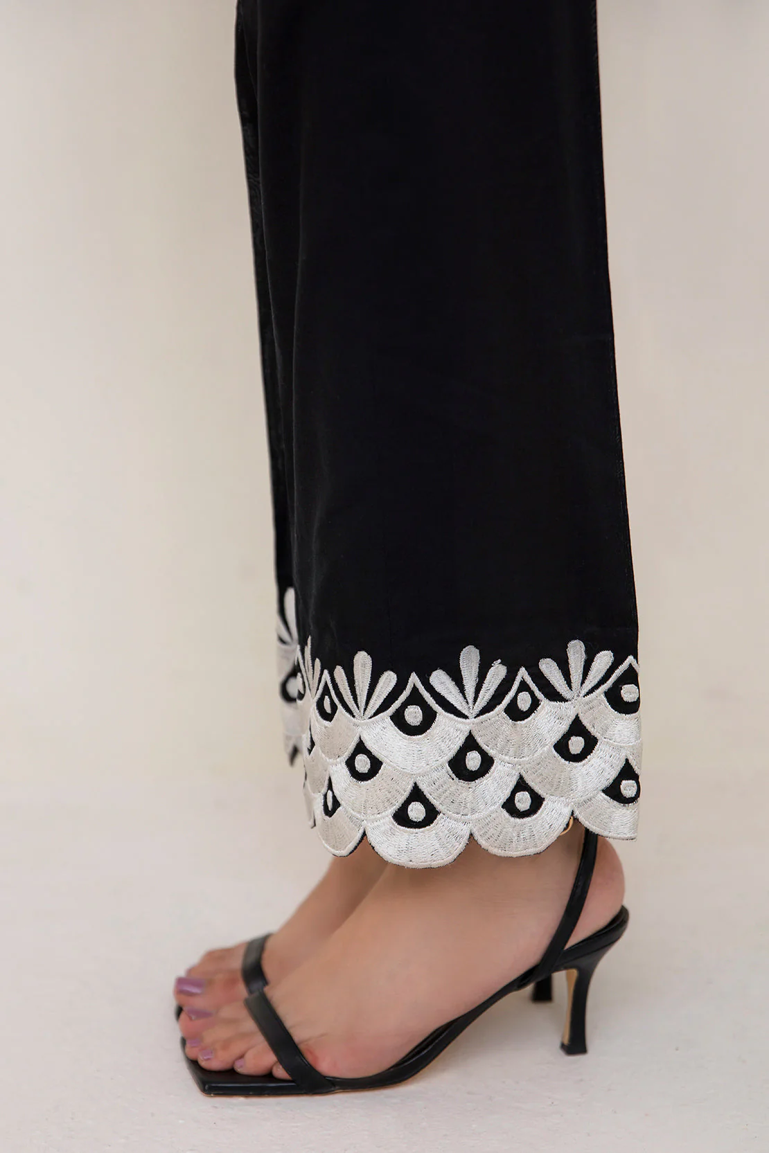 KHADDAR STRAIGHT TROUSER - Image 3
