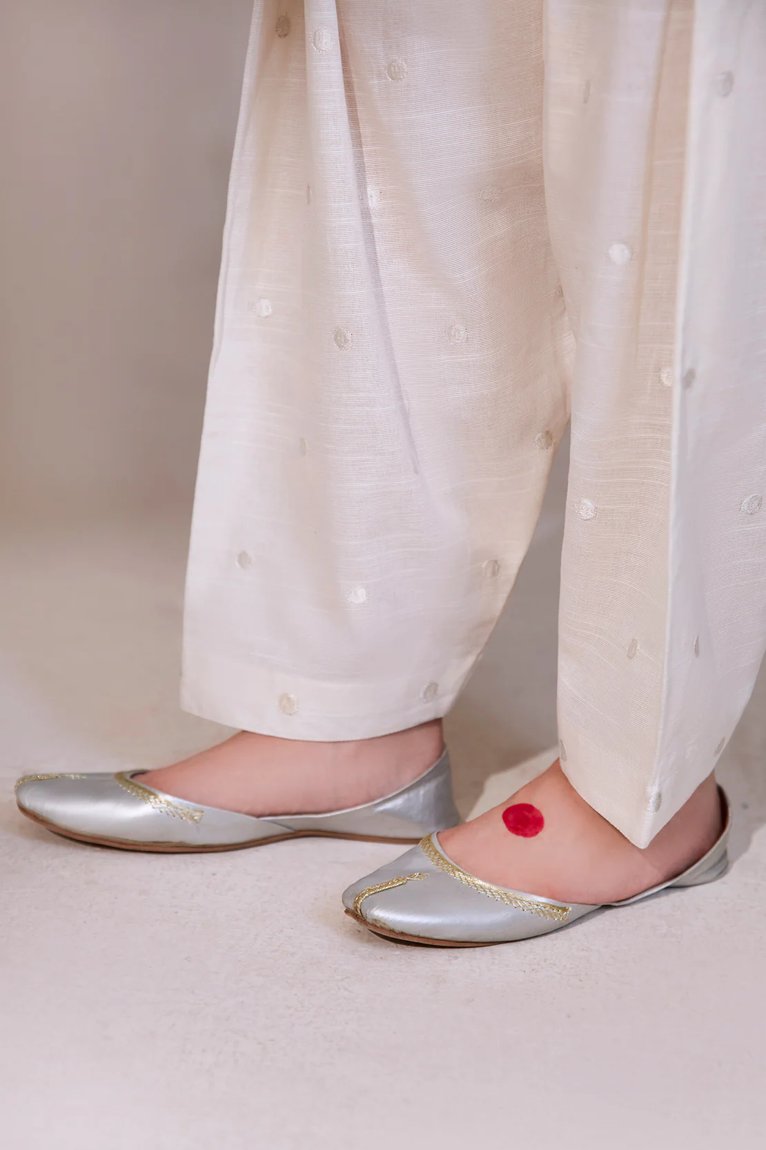 KHADDAR STRAIGHT TROUSER - Image 3
