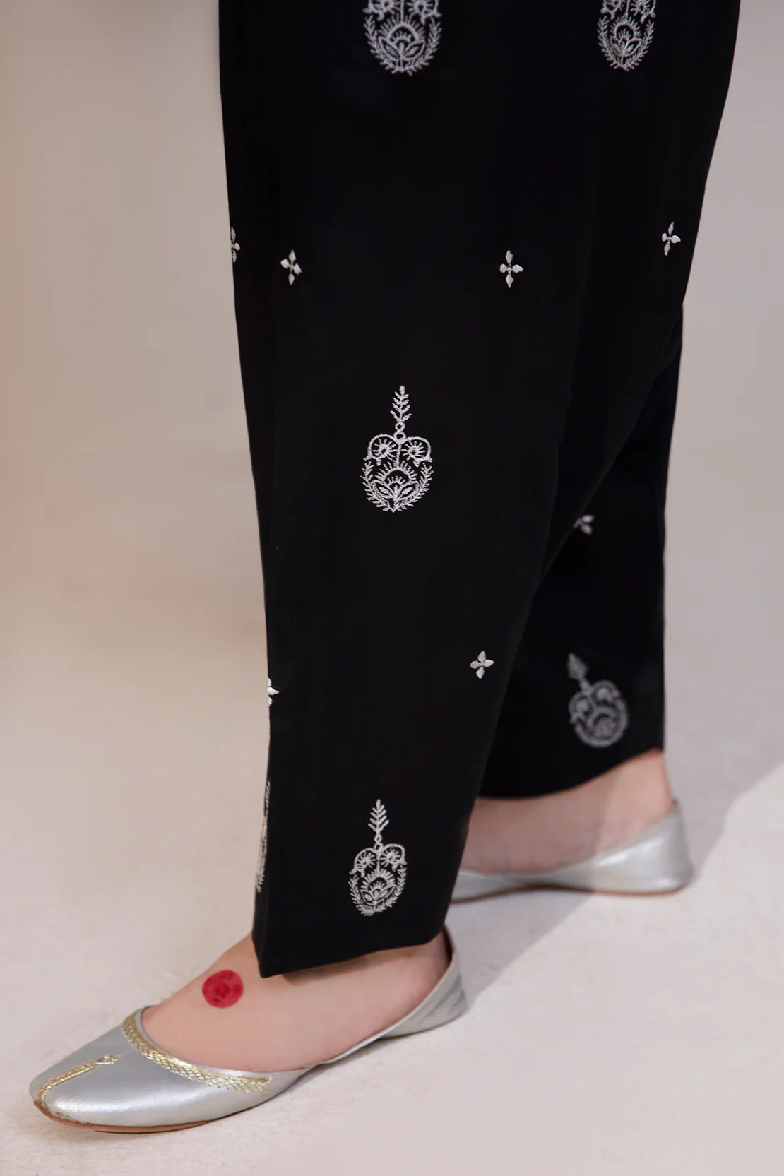KHADDAR STRAIGHT TROUSER - Image 3